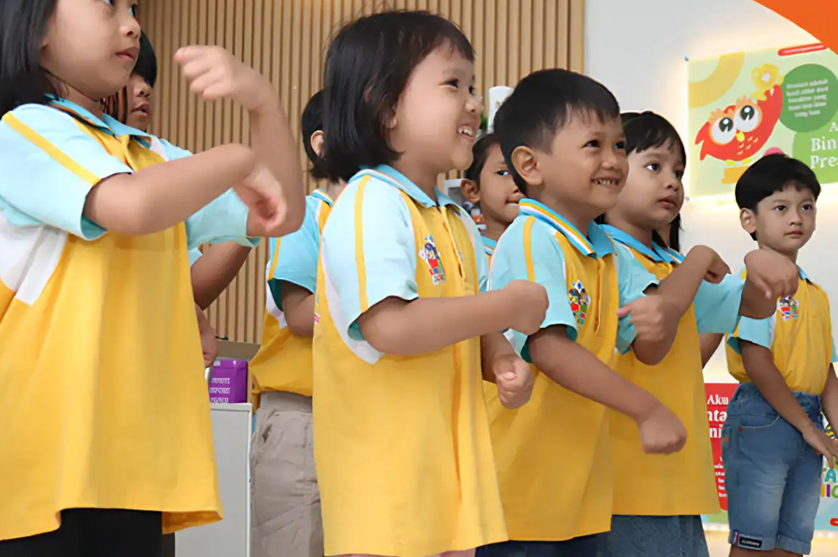 Anak sedang belajar